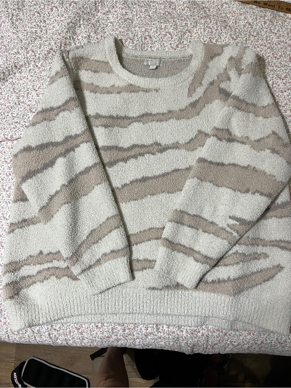 Barefoot Dreams Cozy Chic Cream and Taupe Patterned Women's Sweater. 3X